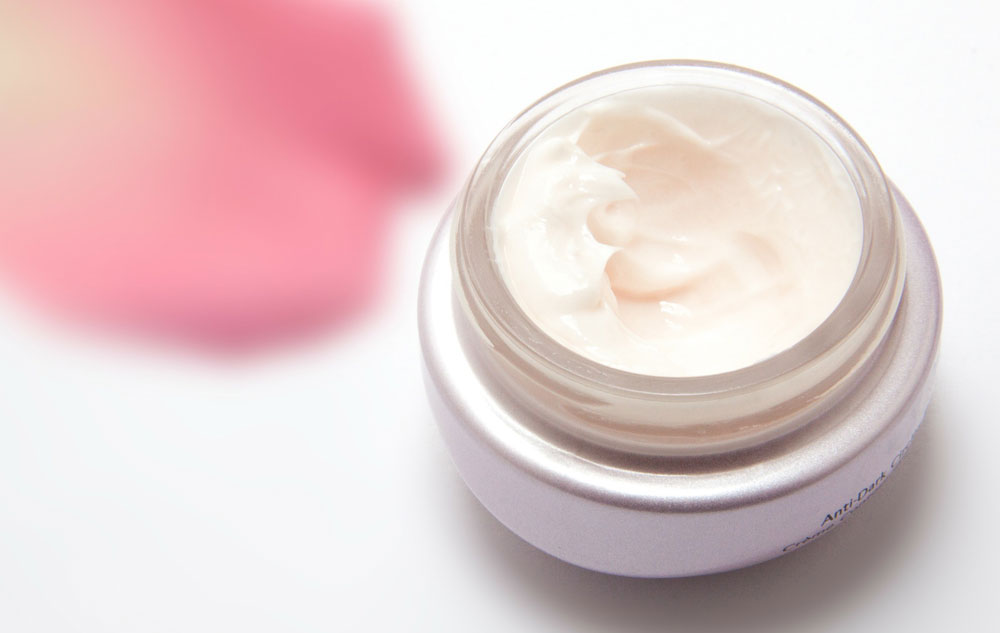 Titelbild Magazin: Ceramide: Klein, aber oho! Bild: pixabay