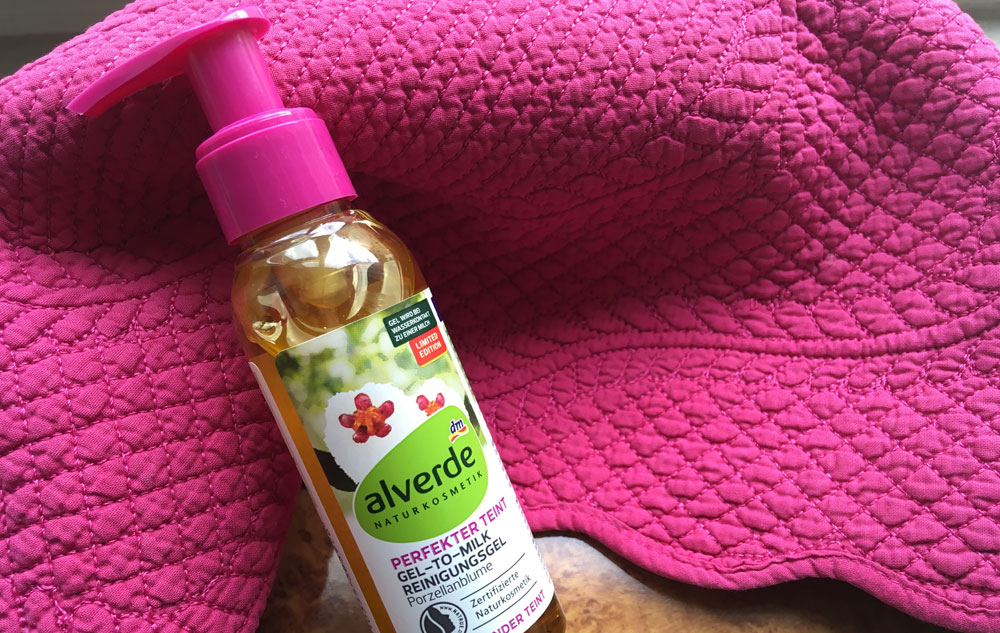 Titelbild WE LOVE alverde Perfekter Teint Gel-to-Milk Reinigungsgel Bild: naturalbeauty.de