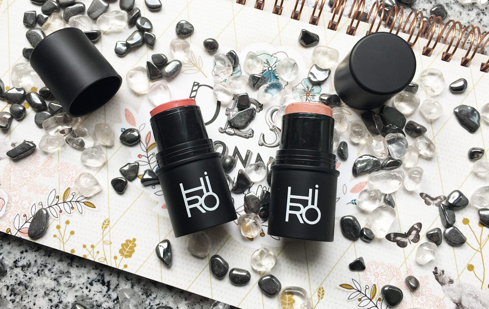 BLOG HIRO Cosmetics Multisticks – „Backstage“ und „Eve by day“ Bild: naturalbeauty.de