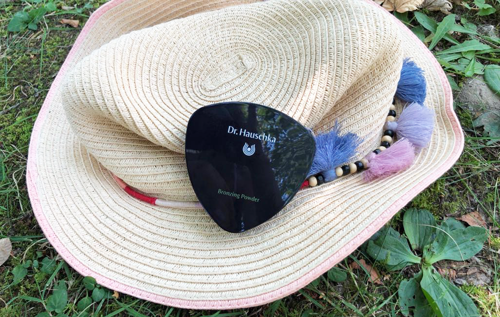 MAGAZIN Summer Glow mit Dr.Hauschka Bronzing Powder Bild: naturalbeauty.de